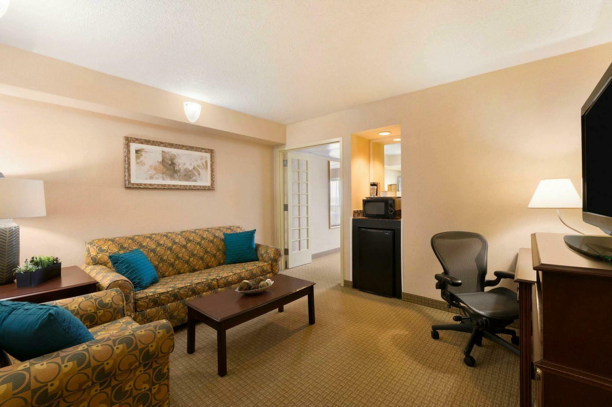 Radisson Hotel Nashville Airport Exterior photo