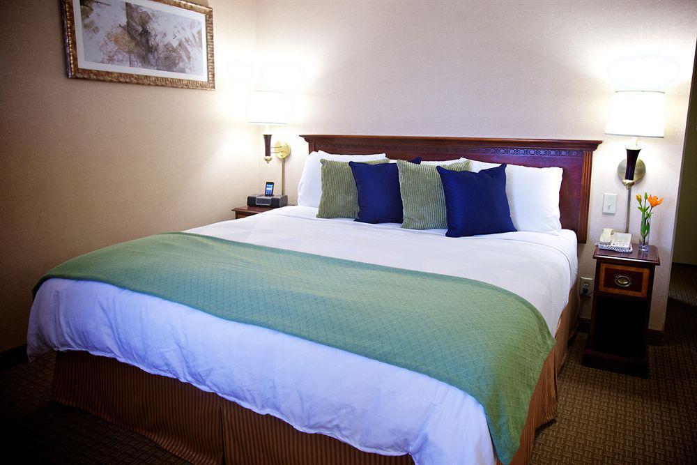 Radisson Hotel Nashville Airport Room photo